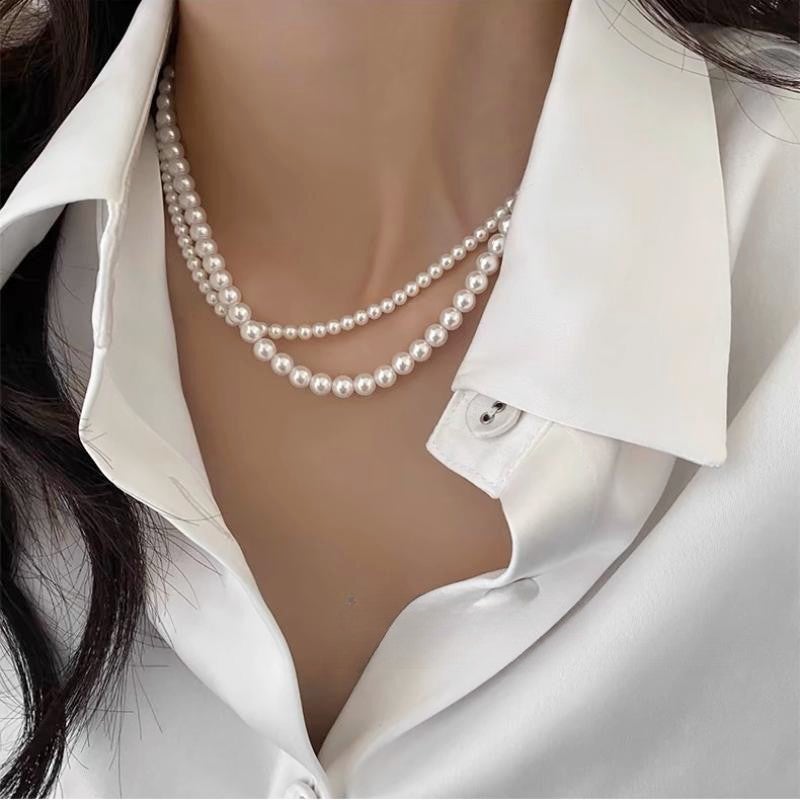French Style Pearl Necklace Female Niche Light Luxury Design High-End Sense Simple Elegant Collarbone Chain Gold Button Wool Chain - Image 3